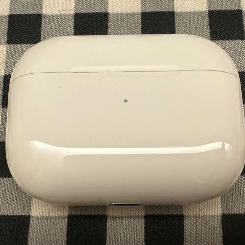 Apple AirPods Pro 2 充電盒 Lightning 版本 行貨 99%新 非常少用和新淨 電量和操作...