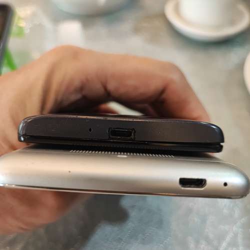 紅米note 3另外一部黑色不清楚
