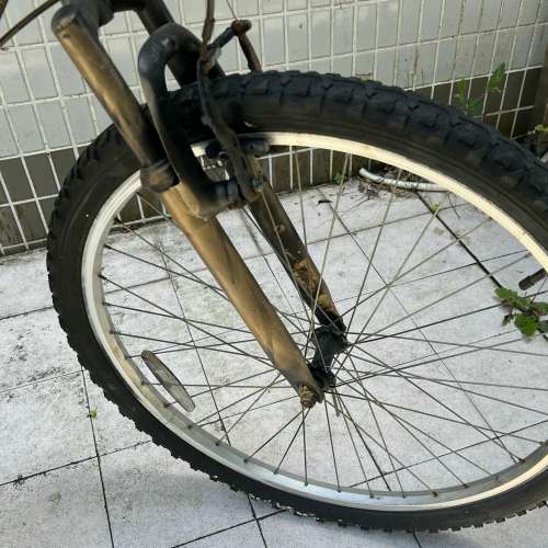 二手 金色 26寸 山地單車, (零件車出售 ), 賣一對車輪送車架 HK$138.00