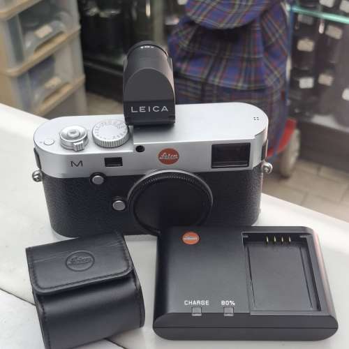 （地平線）蘇聯產 35mm 全景相機。全景拍攝：該相機使用標準 35mm 底片，但透過旋轉...