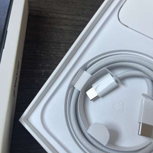 iPhone 15pro max全新原廠快充線，交收時間地點互就！適合15-17全系列及iPad