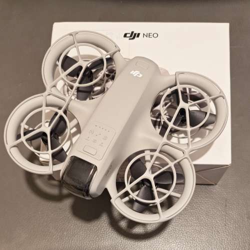99新 DJI Neo 航拍機 basic model，apps 做遙控 買電話禮物,冇單