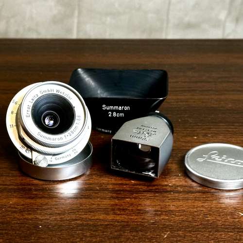 靚仔** Leica Summaron 28mm f/5.6 螺口鏡頭 (L39) 連 28mm 取景器 及 遮光罩