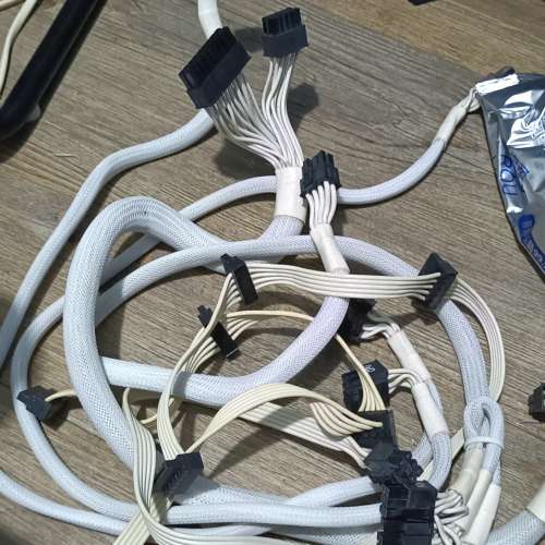 Coraair rm850x 850w 白色 金牌 全模組