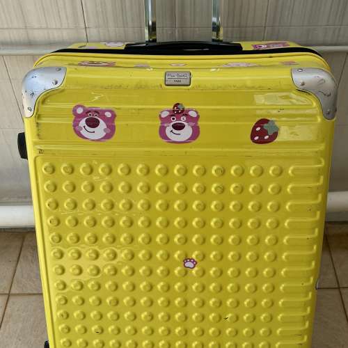 Pierre Cardin 30" 4 wheels soft suitcase can expandable HK$118.00
