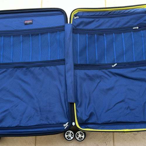 Pierre Cardin 30" 4 wheels soft suitcase can expandable HK$118.00