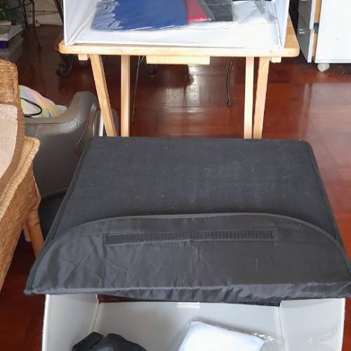 一手兩套迷你攝影棚及兩個photo box共售380元，不計成本清貨，香港西區交收。