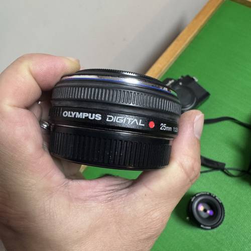 Olympus ZUIKO DIGITAL 25mm 1:2.8 Pancake Lens Black