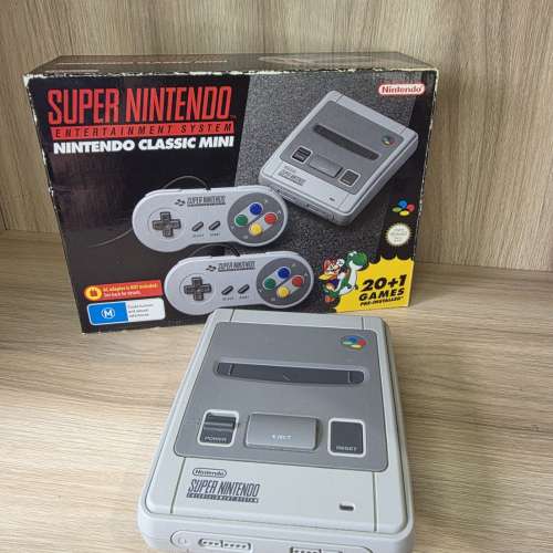 SNES Classic Mini（Super Nintendo Entertainment System: Nintendo Classic Mini）