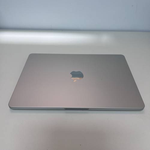 Macbook Air  M2 13&rdquo;2022年/24GB /512GB/電池🔋健康值98%/ 有盒/銀色