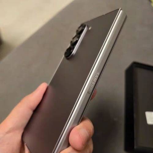 Samsung Galaxy Z Fold6。