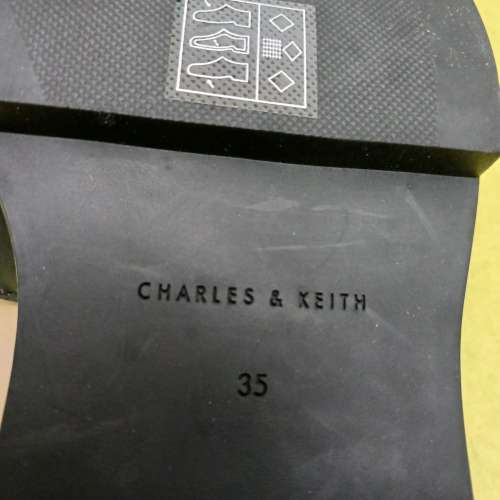 Charles & Keith 白色鏈條穆勒鞋 mule (women&rsquo;s shoes)