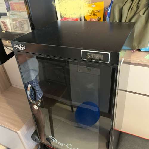 Hui tong Dry-Cabinet AD-100 防潮箱