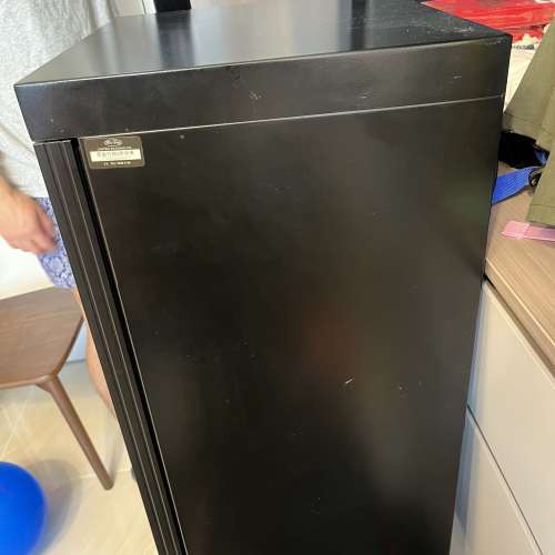 Hui tong Dry-Cabinet AD-100 防潮箱