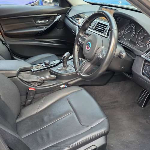 BMW 320I SALOON