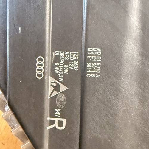 AUDI  Q5 右邊車頭燈組件 Q5