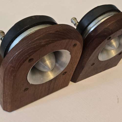美國製 JBL 2402H Bullet ULTRA-HIGH FREQUENCY DRIVER 一對,跟花梨木座