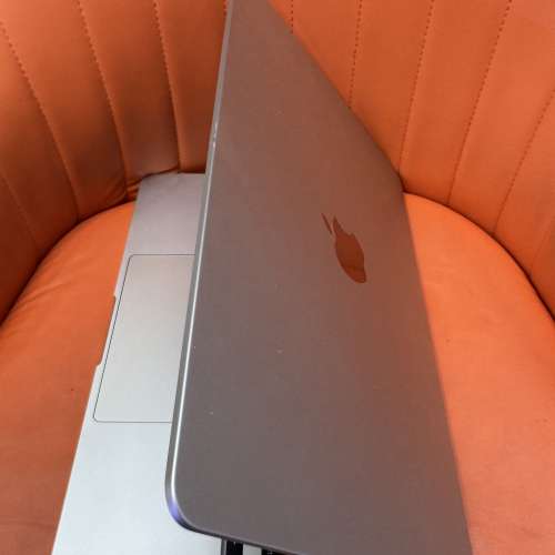99%New Apple MacBook Air 13吋 2022年 M2 6+1TB 星光色 香港行貨 有配件 首選超值