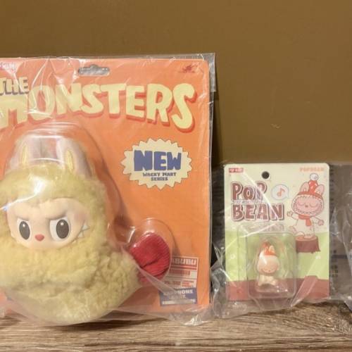 一套兩件LUBUBU POP MART炸蝦耳機包 THE MONSTERS怪味便利店系列 （香港專門店買有...