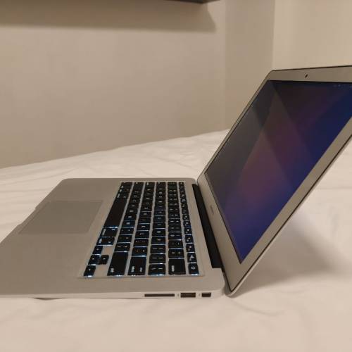 MacBook Air 13" (2017) - 8GB RAM / 256GB SSD (95%+ New, Excellent Condition)