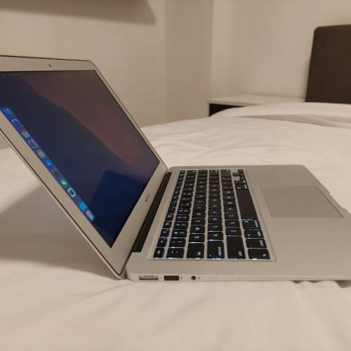 MacBook Air 13" (2017) - 8GB RAM / 256GB SSD (95%+ New, Excellent Condition)