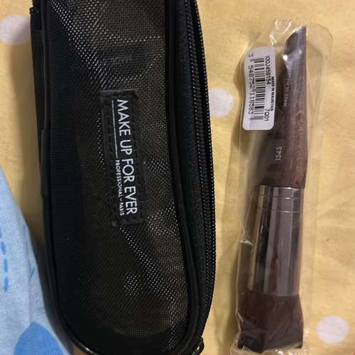 全新Make Upforever胭脂掃化妝掃連袋154 New make up brush with bag