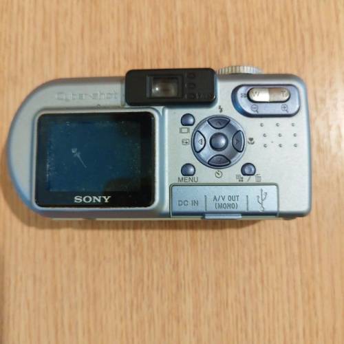 (已壞)古董SONY數碼相機Cybershot DSC-P8