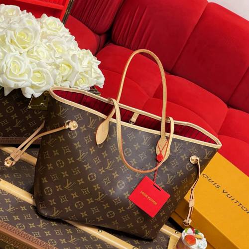 neverfull 中号 size：32x29x17cm