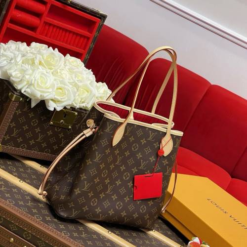 neverfull 中号 size：32x29x17cm