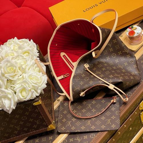neverfull 中号 size：32x29x17cm