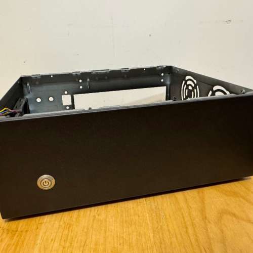 ITX 機箱連風扇