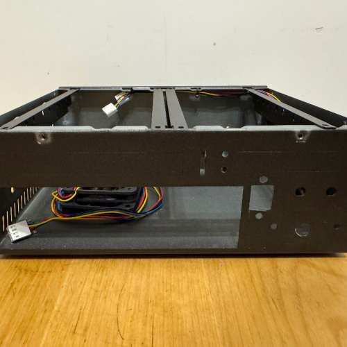 ITX 機箱連風扇
