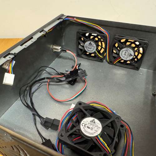 ITX 機箱連風扇