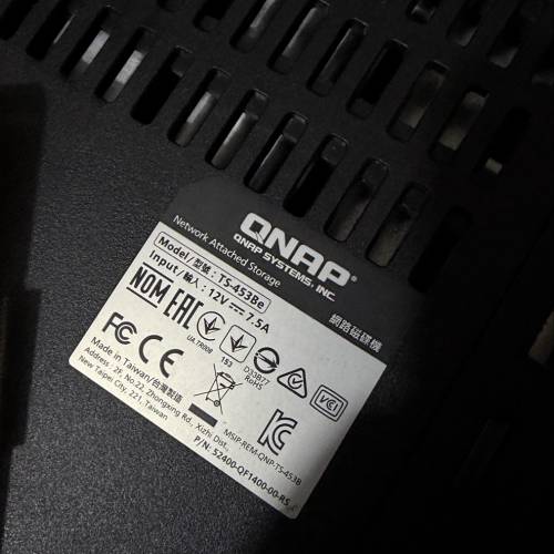 放舊機QNAP TS-453Be (8G DR3L)淨機+原裝火牛