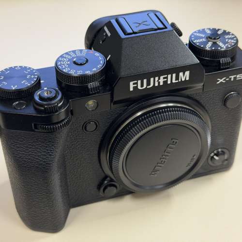 Fujifilm X-T5 body