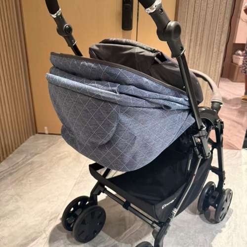 Combi SUGOCAL ALFA 四輪轉向手推車