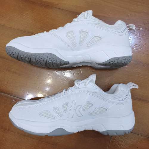 Kawasaki Badminton Shoes, Size 38, 240mm