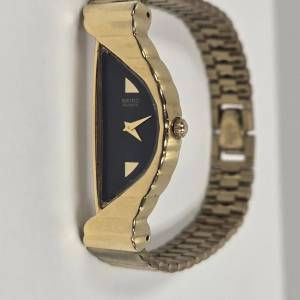 ( 己售出 ) Vintage  Seiko Rivoli Half-Moon Lady's Quartz Watch