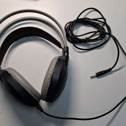 AKG K 77 入門級耳機