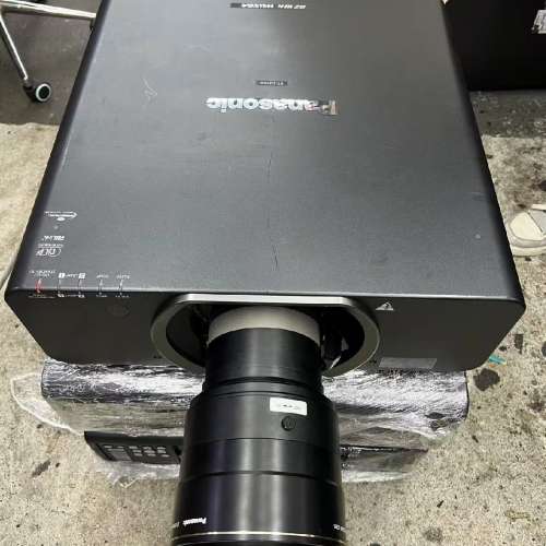 Panasonic 樂聲 3-Chip DLP 投影機 PT-DZ10K 商用投影機