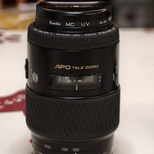 Minolta APO Tele Zoom 100-300mm f/4.5-5.6 鏡頭