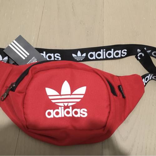 Adidas 腰包