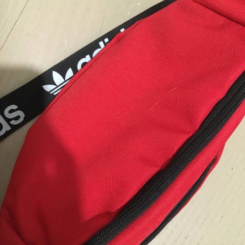 Adidas 腰包