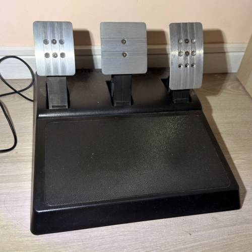 thrustmaster t300rs 軚盤