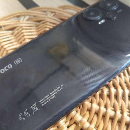 小米 Poco F5 5g(12,256, 7+ gen2,181g)