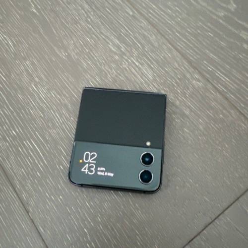 Samsung galaxy z flip 4 (可換其他手機)