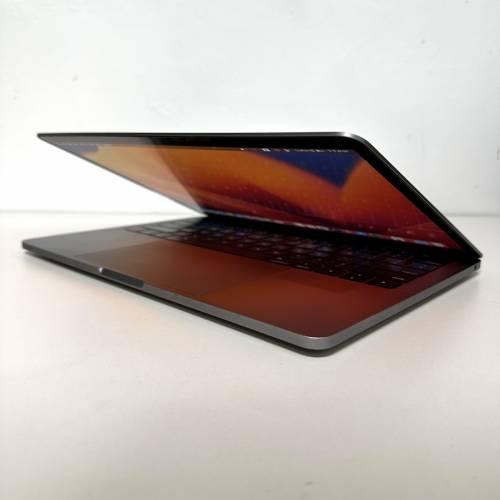 MacBook Pro 有TouchBar 13&lsquo;&rsquo;吋 16G RAM 256G SSD 2019 i5 四核晶片 手提電腦二手...