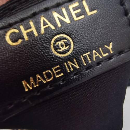 Chanel 黑金水鑽絲絨半月型手袋
