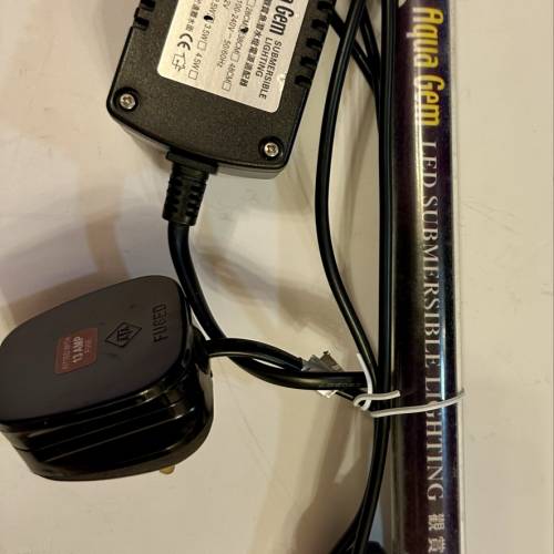 Aqua Gem LED 潛水燈、ViaAqua 水泵、Visi-Therm 加熱棒