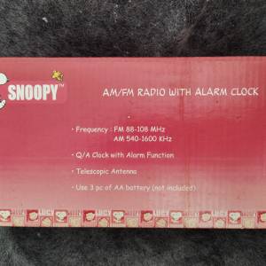 Snoopy AMFM Radio Alarm Clock 收音機 時鐘 閙䭚